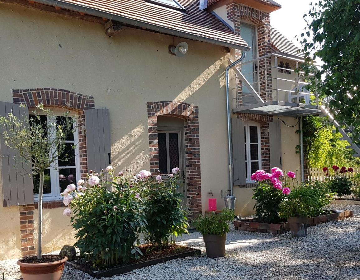 Bed and Breakfast Magnolia54 Louesme Экстерьер фото